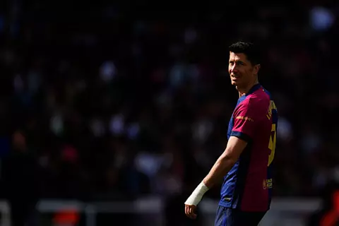 تقارير: برشلونة يقرر تأجيل حسم مصير ليفاندوفسكي